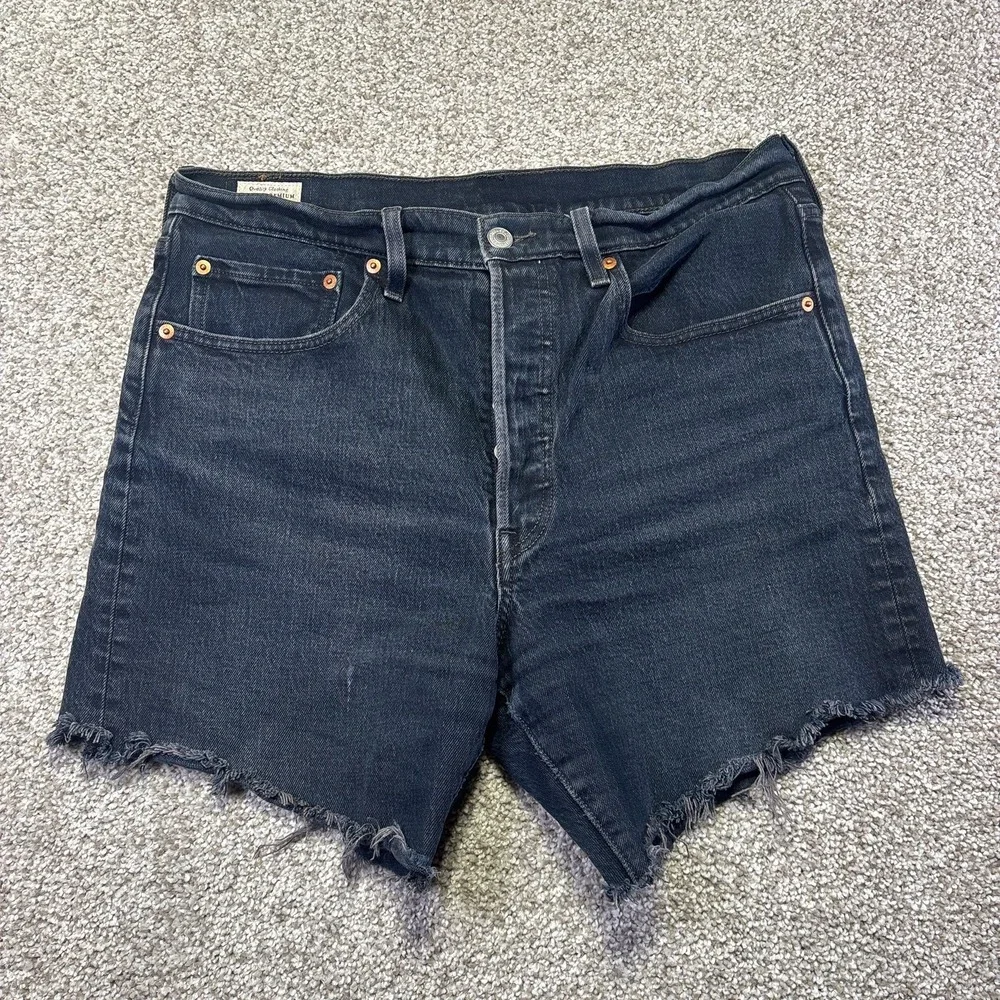 Levis 501 Shorts Mens‎ 32 Black Denim Button Fly Raw Hem Cutoff 6 Inseam